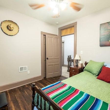 10 Min To Town Center & Wedding Venues W Walkscore 96 & Super Fast Wifi Apartment Lancaster Exterior photo